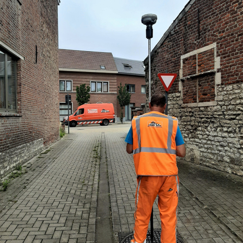 M.J. Oomen put inspectie België Hoegaarden.jpg