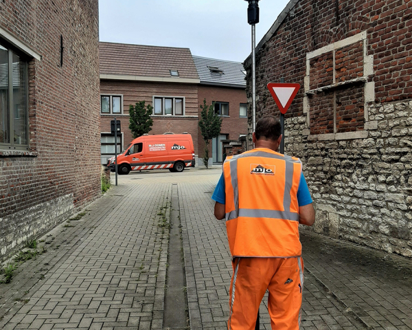 M.J. Oomen put inspectie België Hoegaarden.jpg