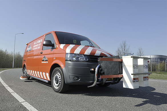 Radar auto beladen met apparatuur.jpg